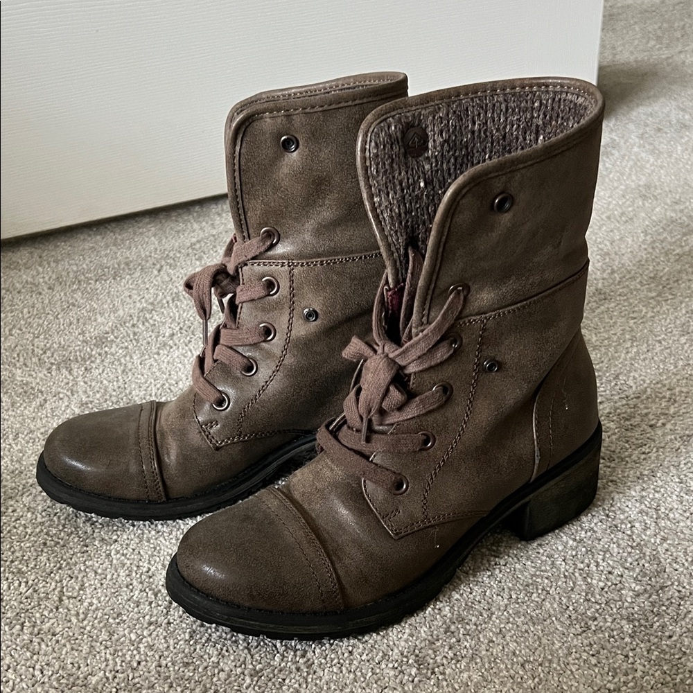 Brown Roxy Lace-Up Ankle Boots